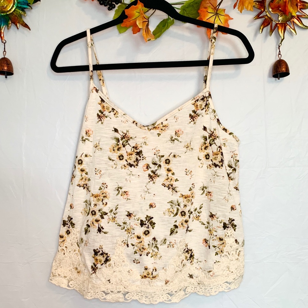 🌲 Jolt flower lace adjustable thin strap tank